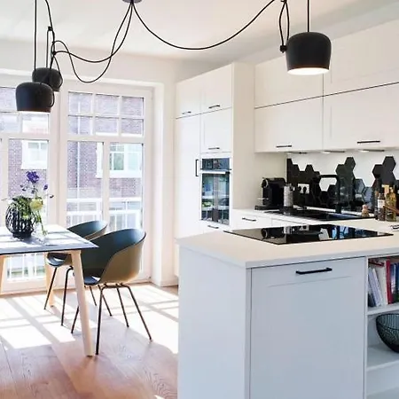 Miss Evans Macht Blau Appartement *